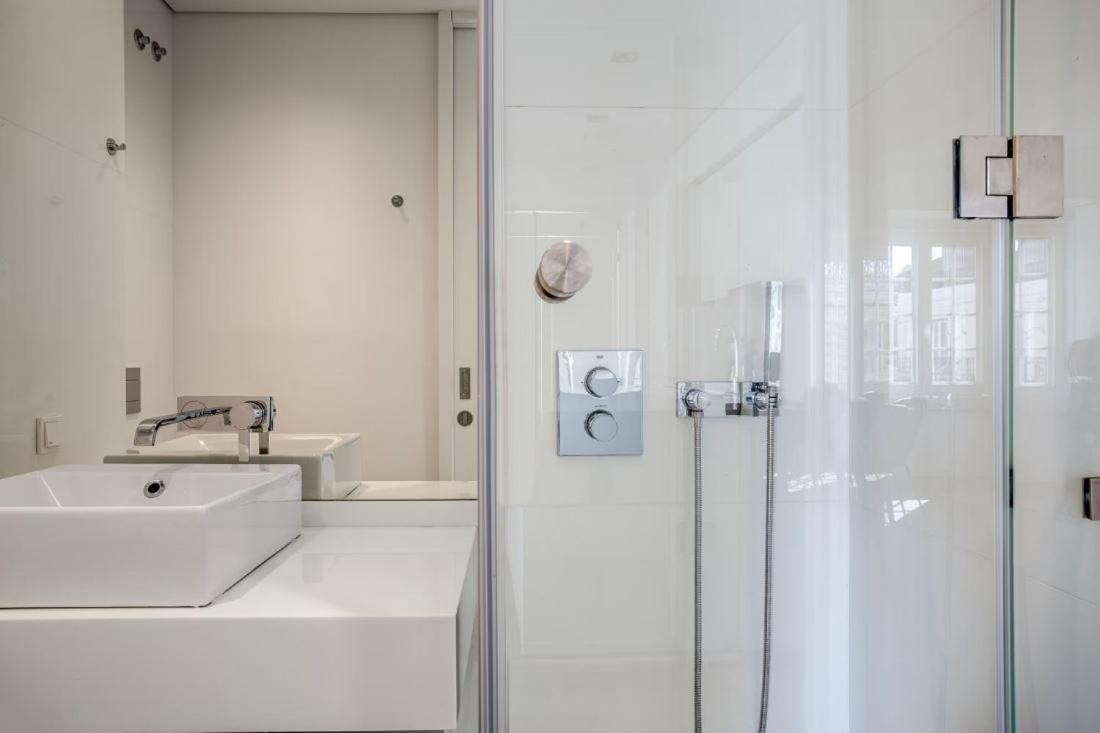 Private Bedrooms In The Heart Of Lisboa Extérieur photo
